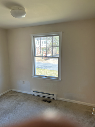 Bedroom #2 - IMMACULATE HOUSE - WALKING DISTANCE TO CAMPUS. 1 BEDROOMS AVAILABLE FOR RENT