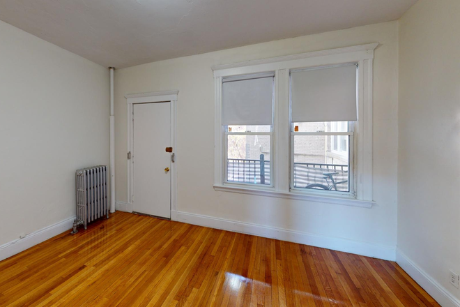 visit hubrealtyproperties.com - Jumbo 1 bedroom split with new kitchen, in Brighton Apartments