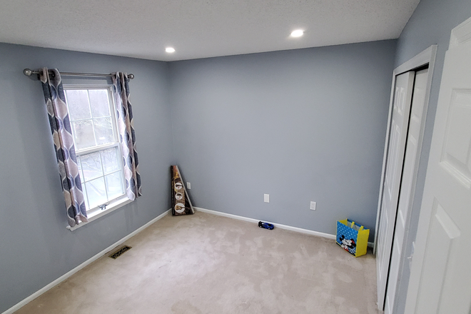 2nd Bedroom - 2BR thome-Halstead Pl-Princeton Junction