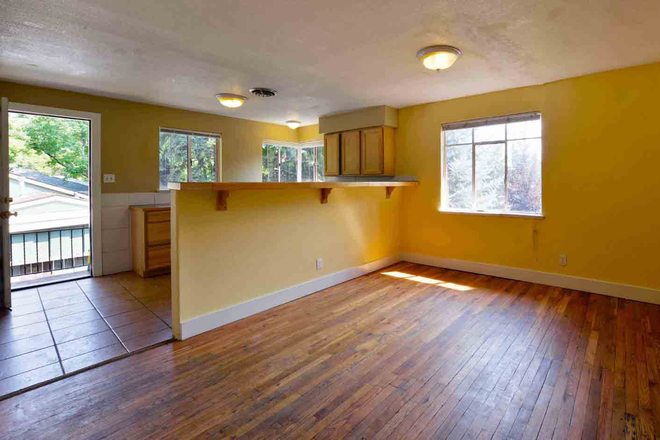 735-737 19th Street Living/ Dining Room - 735-737 19th Street Apartments
