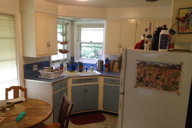 kitchen - 1 bdrm 1 year lease only