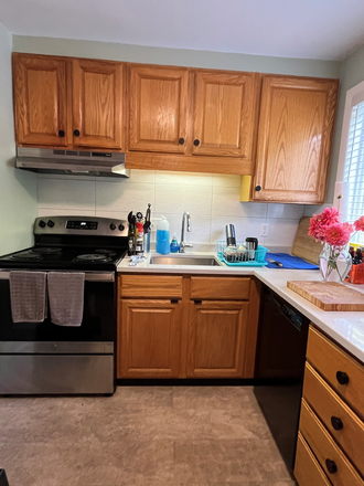 Kitchen - Northgate Gardens Condominium 2 bd 1 bath apartment - 7 Minutes to Campus