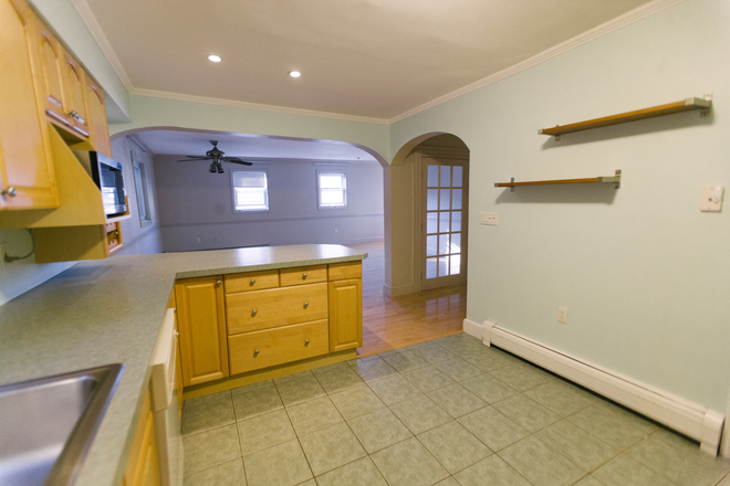 kitchen - 2 br - 1200 sf 2 BEDS 1.5 BATHS (CHARLESTOWN) Condo
