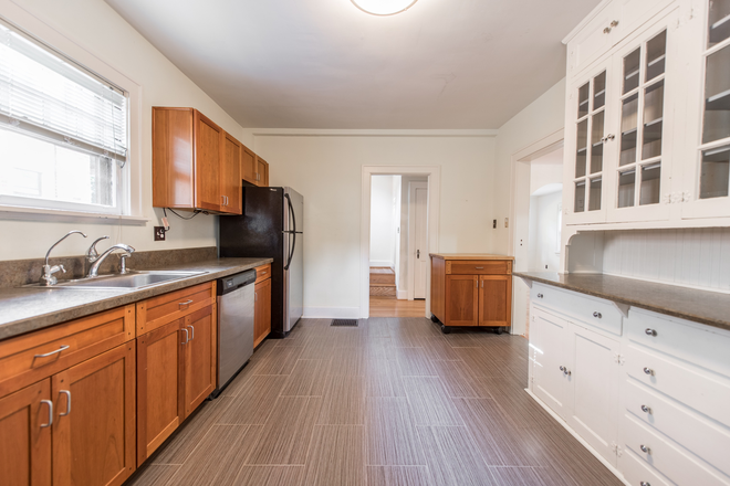 Kitchen - 128 Detzel House