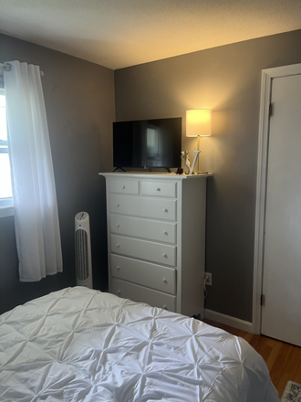 Bedroom - House, next to campus