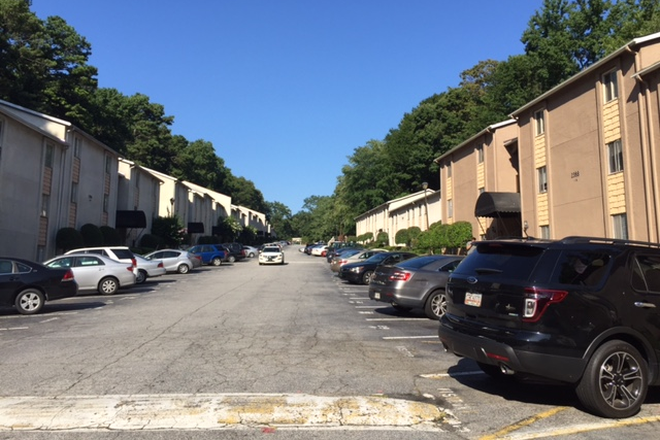 The community - Prime Location - Room for Rent Condo