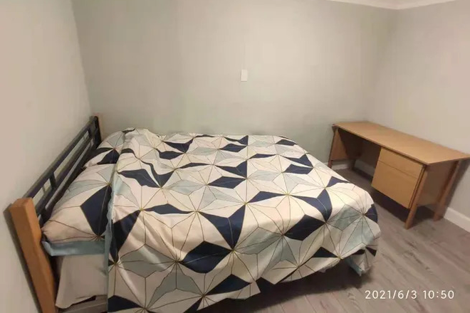 Bedroom 2 - 10 Minutes to UofT, 2 Bedroom 1 Bathroom, Laundry in suite, 1 kitchen Apartments
