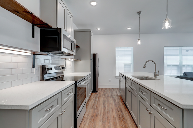 Kitchen - SUBLEASING FULLY FURNISHED MASTER BEDROOM WITH ATTACHED BATHROOM IN RICE VILLAGE Apartments