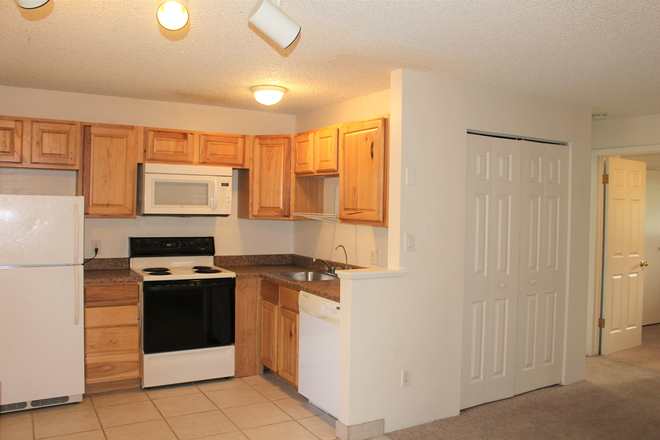 3161 Madison R309 - 3161 Madison Ave. - Wimbledon Condos (1BR/ 1BA)