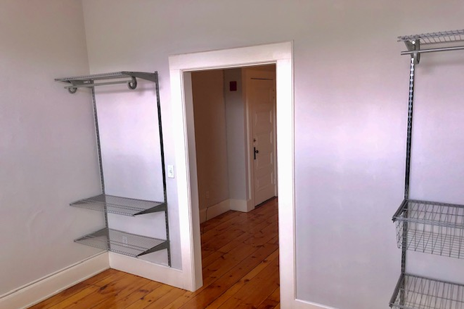 2 of 2 Bedrooms with ceiling fans - Avail 7/1/26 Tall ceilings, ceiling fans, larger eat in kitchen, tile bathroom, above Antonios! Apartments