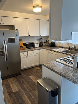 Kitchen - 1BED 1 BA walk to CHAPMAN, DODGE ORANGE CIRCLE PERFECT FOR 2 ROOMMATES or couple Triplex
