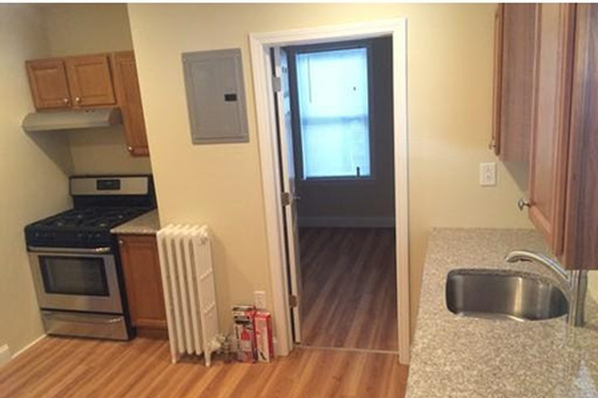 kitchen - Charming 1.5 Bed / 1 Bath w/ LAUNDRY IN UNIT and Heat&Hot Water Included! Avail. 11/1/24!!