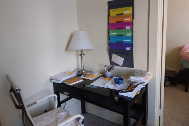 Working corner - Central one-bedroom apartment available May 5th-July 1; August 1-August 26