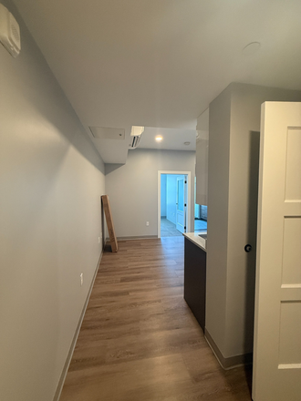 . - Renovated 2-bed on Hemenway St. No broker fee + one month rent free!