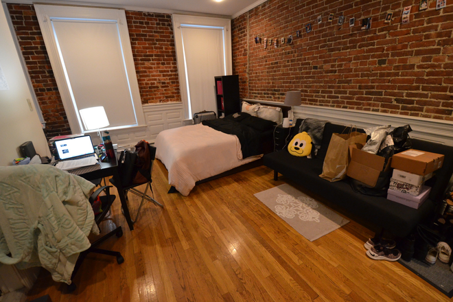 Bedroom - 4 Blocks from Berklee – Studios Available TEXT JAY 385 722 7303 Apartments