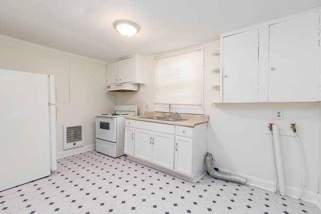 Kitchen - Affordable 2-BR in multiplex minutes from campus, Walmart
