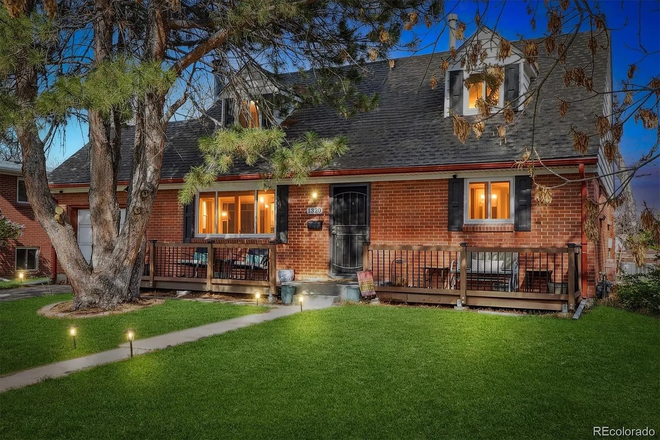 Brick 2-story home: 4 BR/ 2BA shared living - 4BR/2BA  Walking Distance to Anschutz Medical Campus