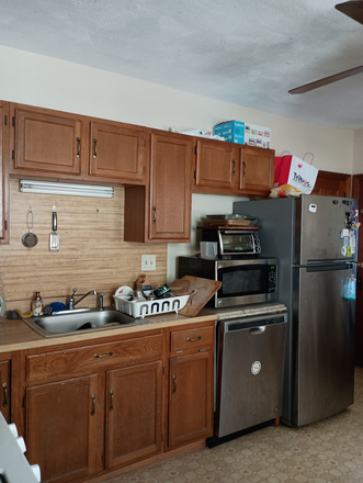 Kitchen (shared) - Single room in Unit 1, 25 Quincy St, 10-15 minute walk from campus Apartments