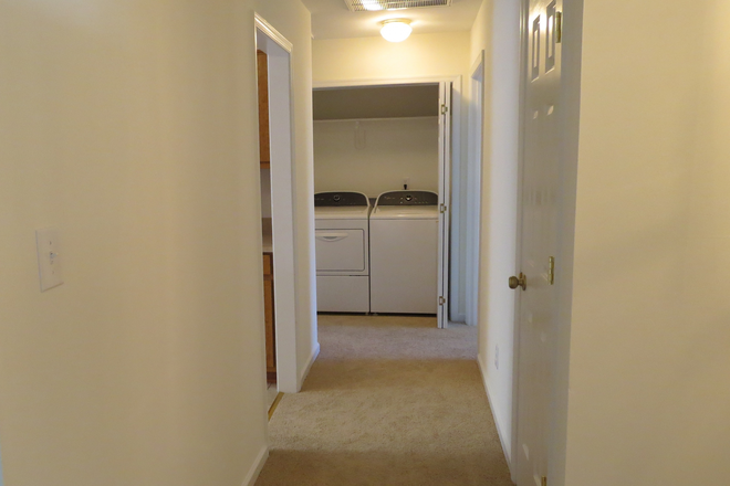 Washer/Dryer - 131 King Henry Way Duplex
