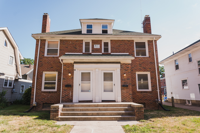 Albert Ave Street view - Bedroom Available Downtown East Lansing for 2025-2026 Academic Year. Amazing Location! House