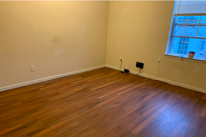 B2 - $630pp -CLOSE to campus! 4 bed 2 bath B unit.  $660pp - furnished optional Townhome