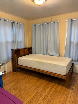 room - Room with own bathroom for rent $650/month House
