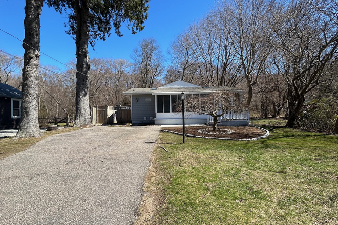 Front View - Renovated Ranch Home - 6 Courtland Drive, Narragansett RI 02882