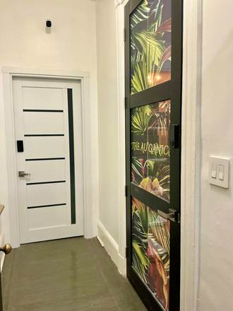 living qtr entry - Chez Benee Townhome