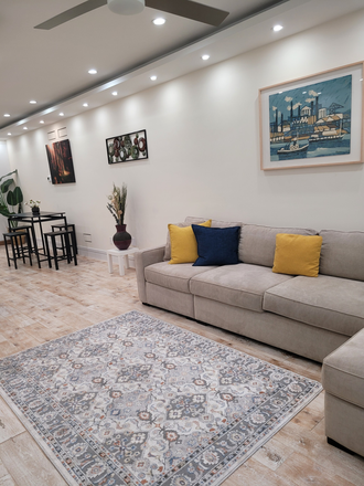 Living area - Escape to our delightful house where comfort and convenience awaits!