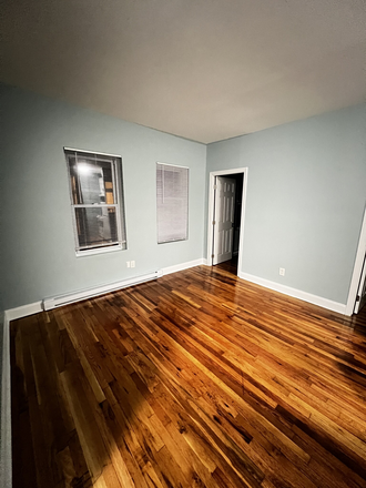 Hub Realty - Mission Hill, handy two bedroom, on the green line T Apartments