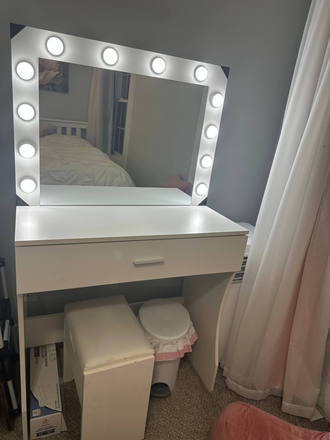 Vanity table set - Fully Furnished Private Room for Female UConn Student | Aug–Dec 2026 | $850 Apartments