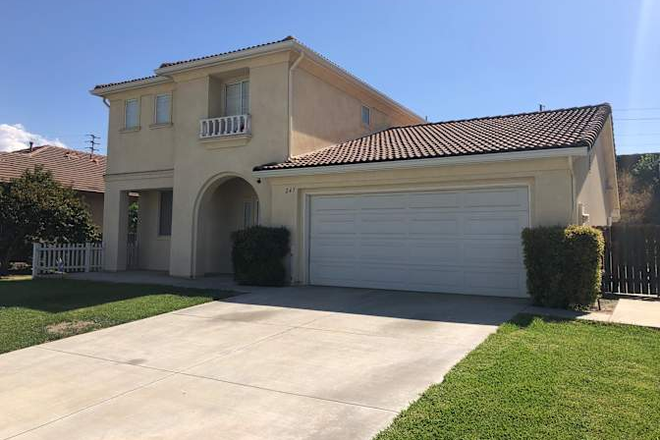 Front 1 - Private Furnished Bedroom in Beautiful Quiet Home