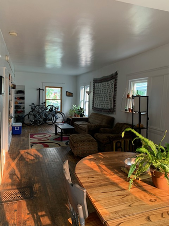 Living room - Central location - Huge 6 Bedroom, 2.5 Baths, 2 Kitchens, 12 month Lease, Available June 2027 Duplex