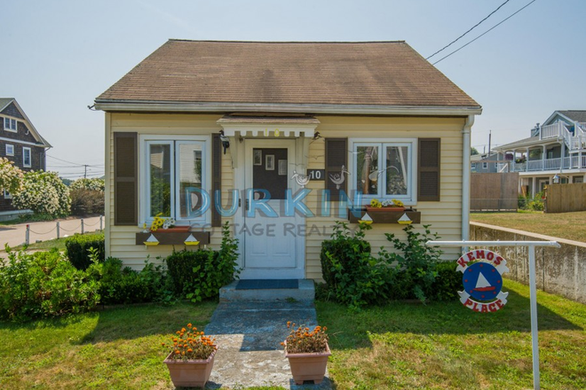 Exterior - Private Cottage for One with Spacious Deck and Extra Room Apartments