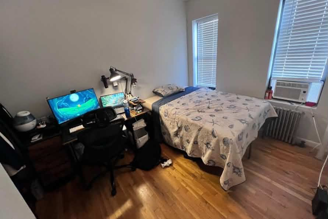 The rest of the bed space - 128 Thompson St, Cozy 10 min walk to WSP Apartments