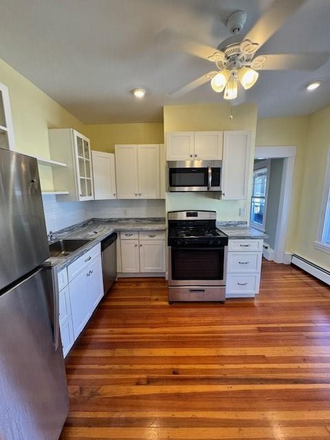 kitchen - 3 Bed in Oak Hill neighborhood Pawtucket near East Side Apartments