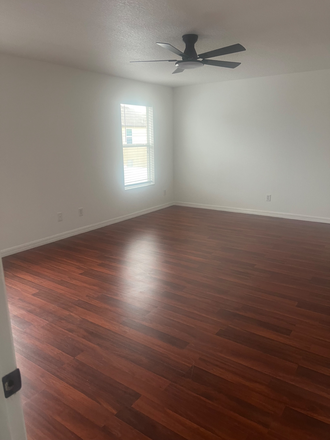 bedroom - Beautifully kept with lots of rooms!!! House