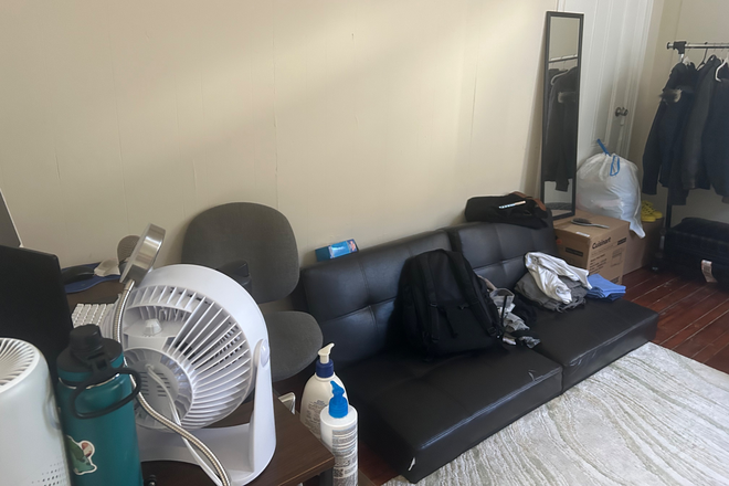 room - 301 s pine st #A 6 min walk to engineering/ business building
