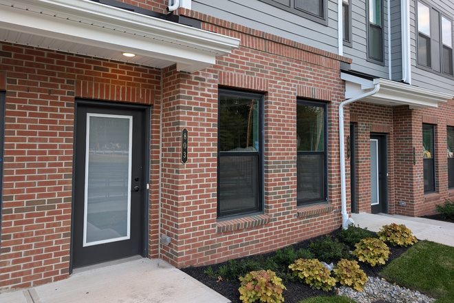 Front door - 3BR thome-Shay Ct-West Windsor