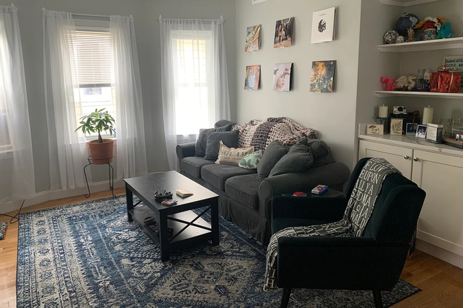 sitting room - Furnished ensuite Bedroom in duplex shared apartment Somerville