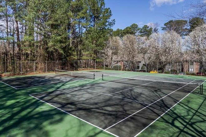 Tennis court  open until 1130pm - 3 Bd  2 bath condo in Decatur - Newly Renovated - gated community w/pool and tennis courts
