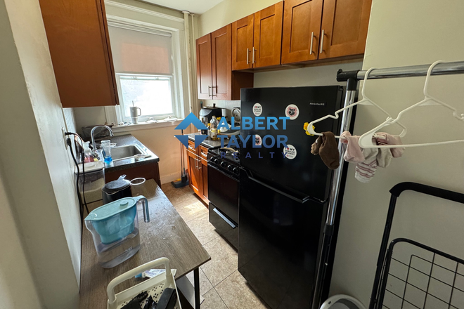 Kitchen - Studio apartment with no broker fee!!