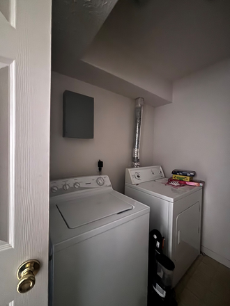 laundry room - Cedarpoint Apartments