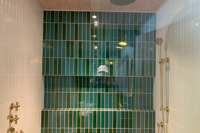 Guest bath shower - Newly-renovated 3BR/2.5BA house 2.5 miles from Campus