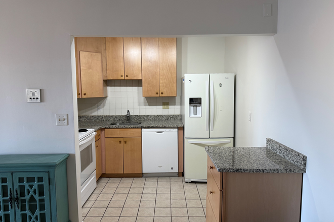 Kitchen - Spacious and Transit-Friendly 2BR Apartment in Cambridge