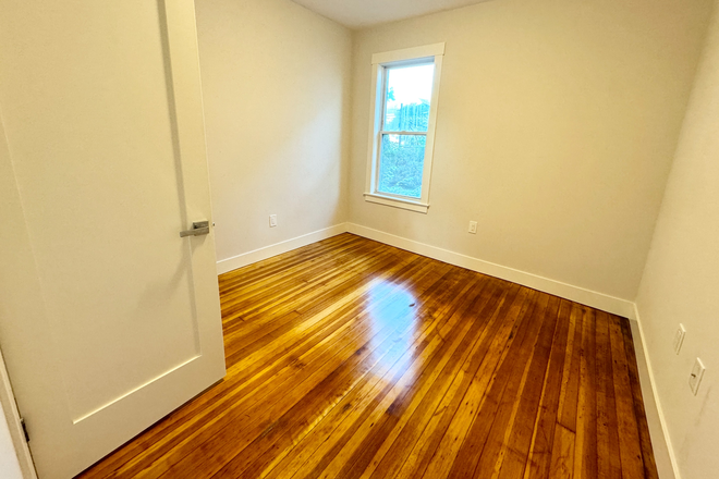 room - Spacious Room Rental 4 bed 2 bath Apartments