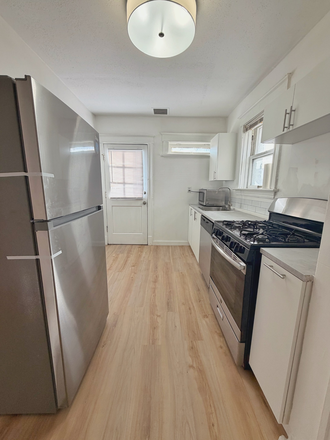 Kitchen - 724 Heman #2