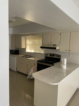 kitchen - Large and Updated Duplex Walking Distance to UM Duplex