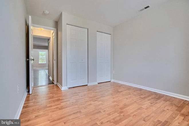 Primary Suite Bedroom with Bathroom - 3 Beautiful Private Rooms for Rent Townhome
