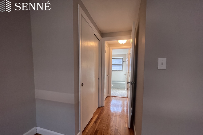 1 - 1BD 1BTH unit with D/W available now! Apartments